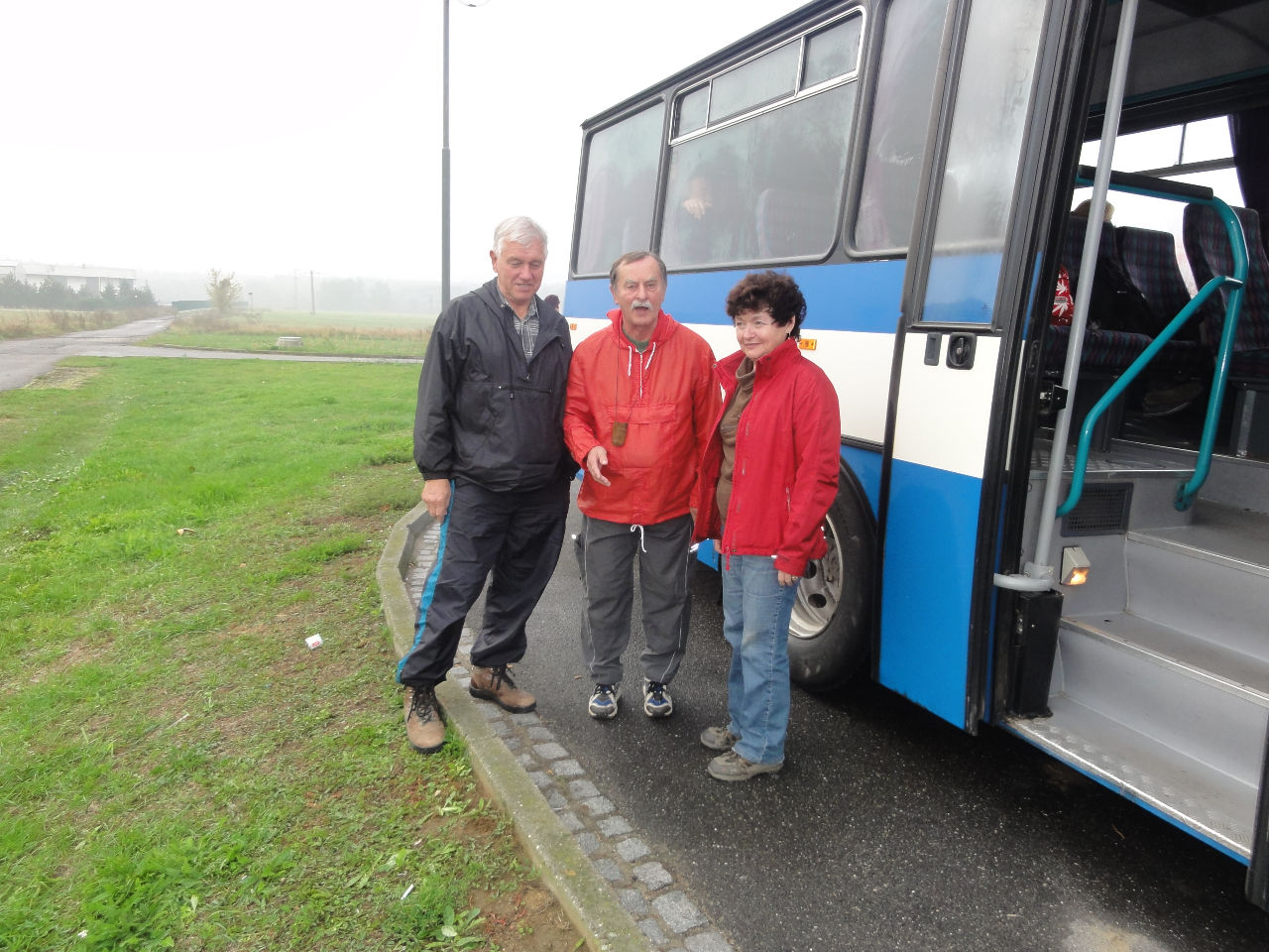 Autobusem na pochod..